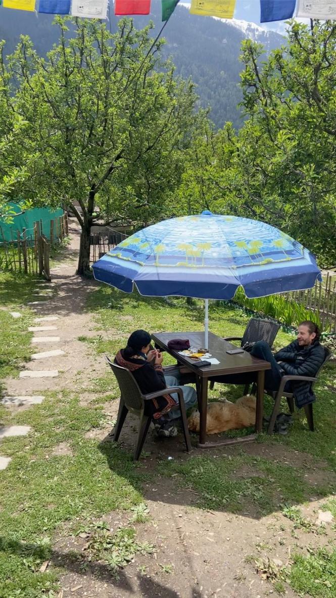 Отель Freedom Cafe Kalgha Экстерьер фото