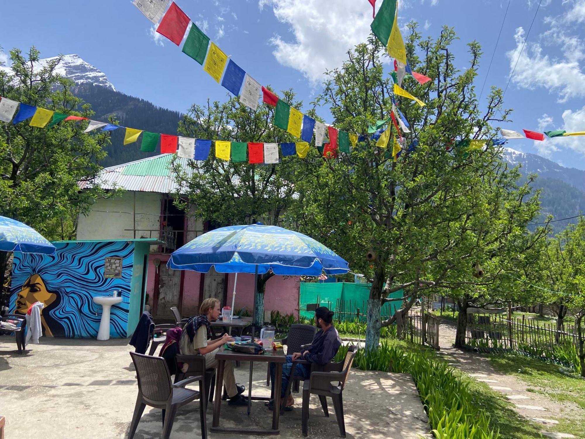 Отель Freedom Cafe Kalgha Экстерьер фото